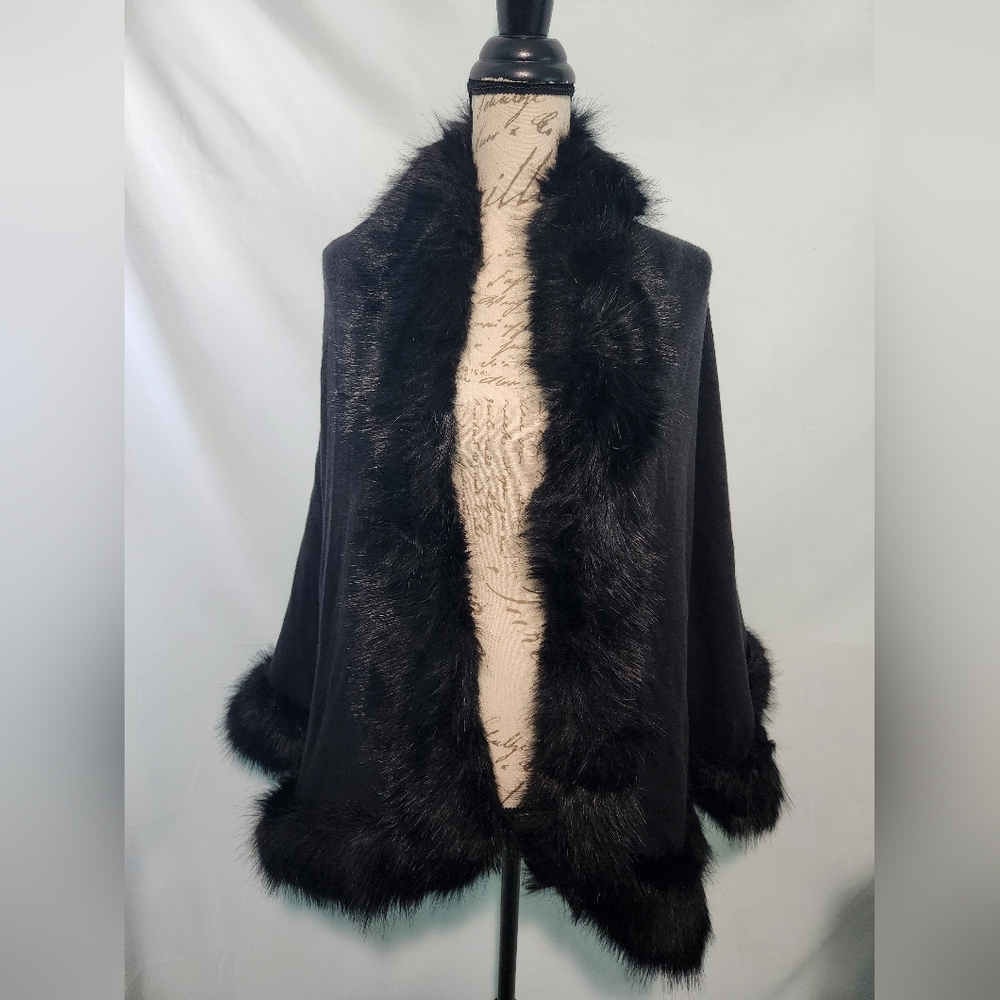 Adrienne Vittadini Black Faux Fur Cape Style Jacket. RN 96750 Rock Chic. Mobwife